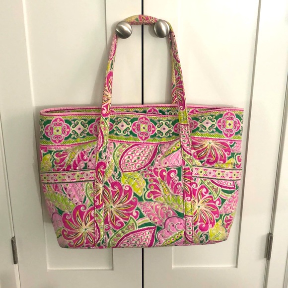 Vera Bradley Handbags - Vera Bradley large tote